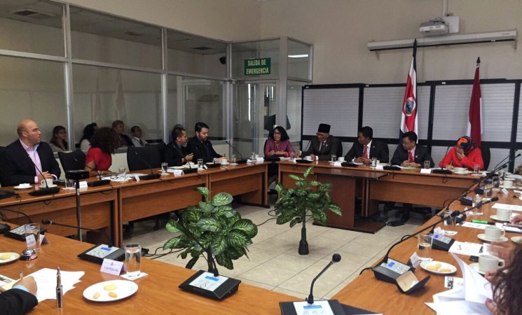 Encuentro con parlamentarios y parlamentarias de Indonesia
