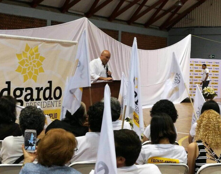 Edgardo Araya candidato presidencial del FA